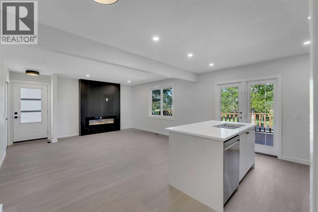 卡尔加里 Huntington Hills 5卧3卫平层独立屋｜全翻新｜带分租地下室 - 14