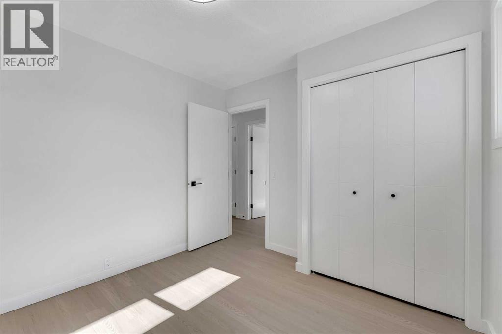 卡尔加里 Huntington Hills 5卧3卫平层独立屋｜全翻新｜带分租地下室 - 16