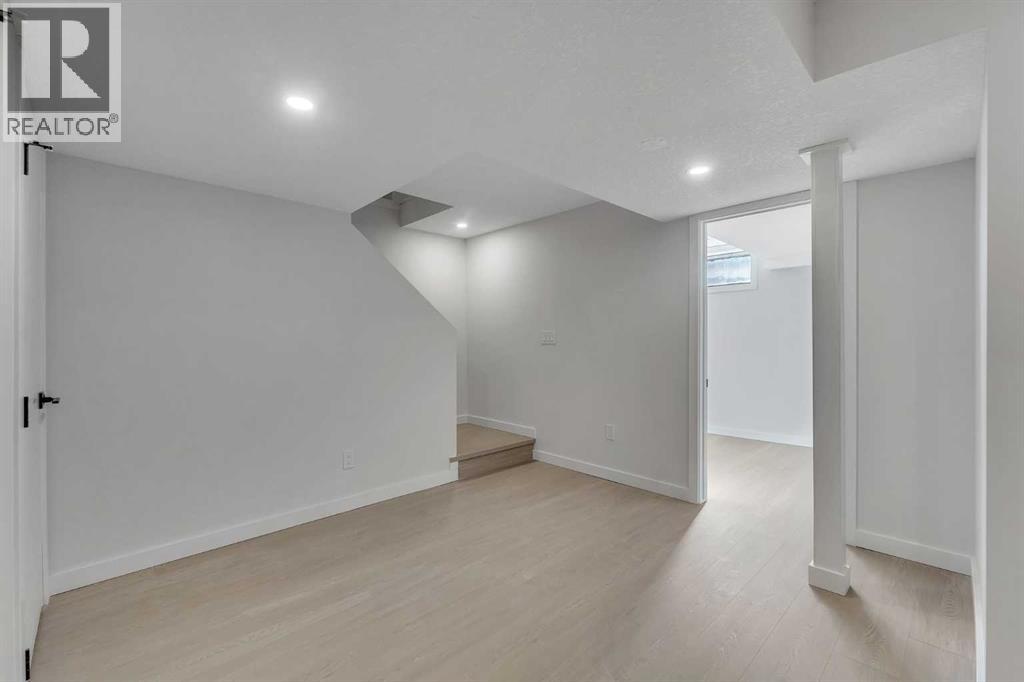 卡尔加里 Huntington Hills 5卧3卫平层独立屋｜全翻新｜带分租地下室 - 25