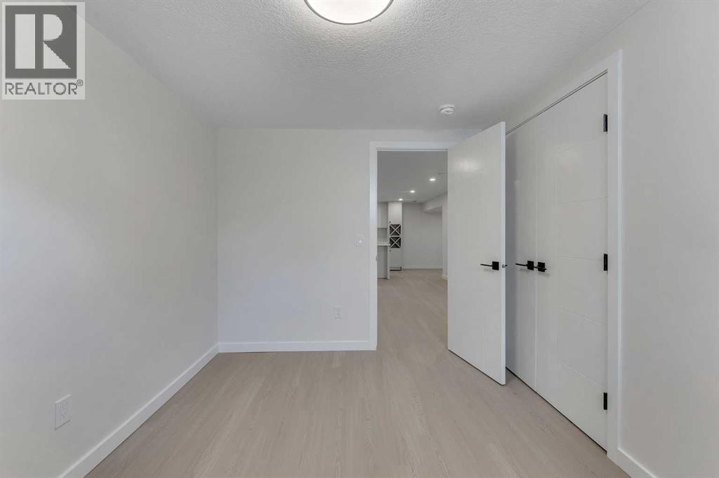 卡尔加里 Huntington Hills 5卧3卫平层独立屋｜全翻新｜带分租地下室 - 33
