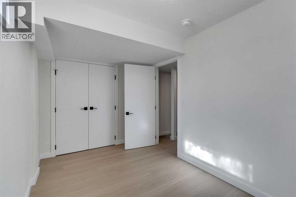 卡尔加里 Huntington Hills 5卧3卫平层独立屋｜全翻新｜带分租地下室 - 35