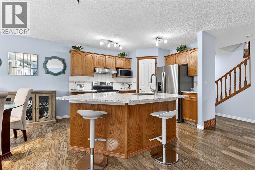 House for Sale in 129 Bridlewood Way SW|Calgary, Alberta T2Y3S8 3