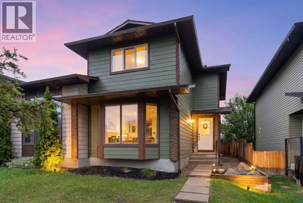 Duplex for Sale in 25 Bermuda Place|Calgary, Alberta T3K1H4