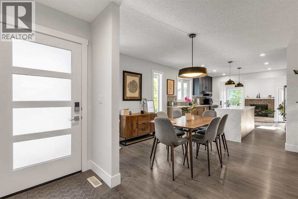 House for Sale in 120 Woodbrook Close SW|Calgary, Alberta T2W4E9 3