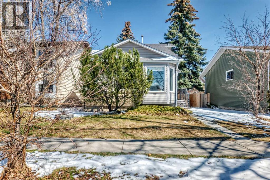 House for Sale in 216 Hawkwood Boulevard NW|Calgary, Alberta T3G3E8 2