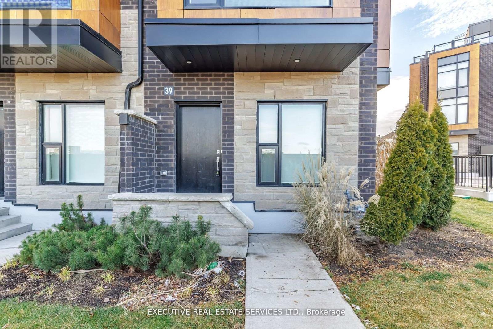 Row / Townhouse for Sale in 39 - 200 MALTA AVENUE|Brampton (Fletcher's Creek South), Ontario L6Y6H8 3