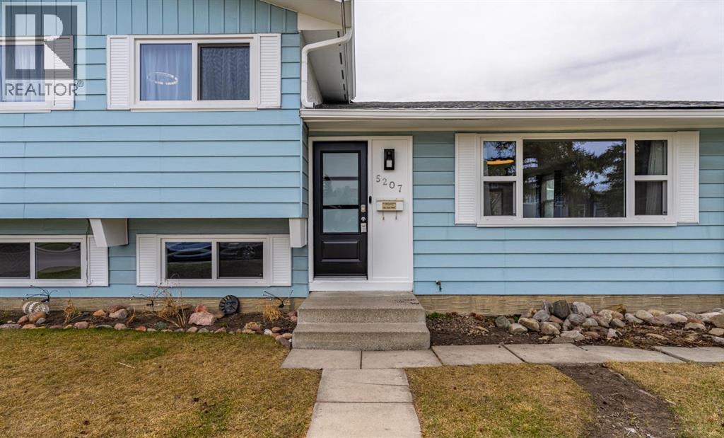 House for Sale in 5207 5 Avenue SE|Calgary, Alberta T2A4X9 3