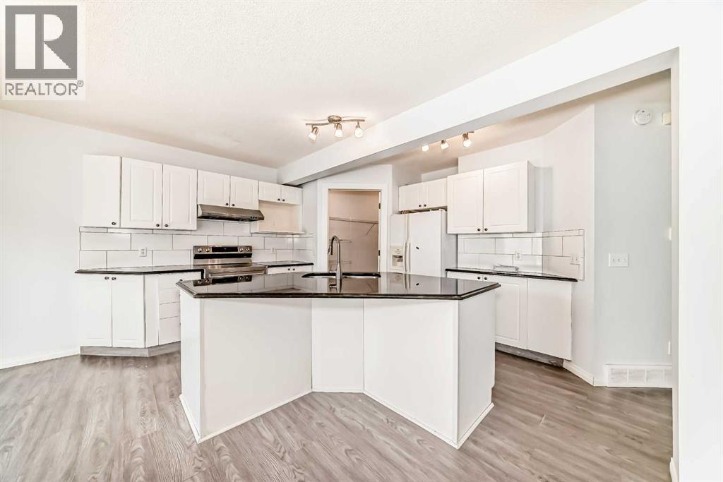 House for Sale in 13 Harvest Park Place NE|Calgary, Alberta T3K4K8 3