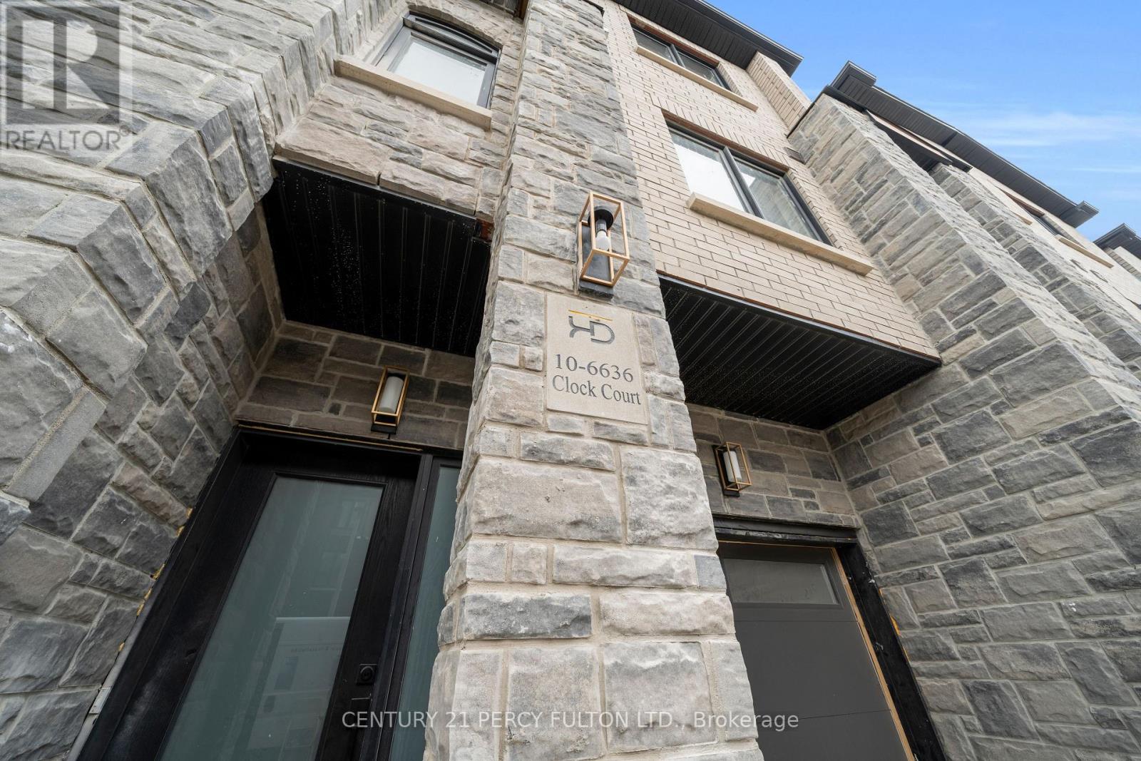 Row / Townhouse for Sale in 10 - 6636 CLOCK COURT|Mississauga (Meadowvale), Ontario L5W1N2 2