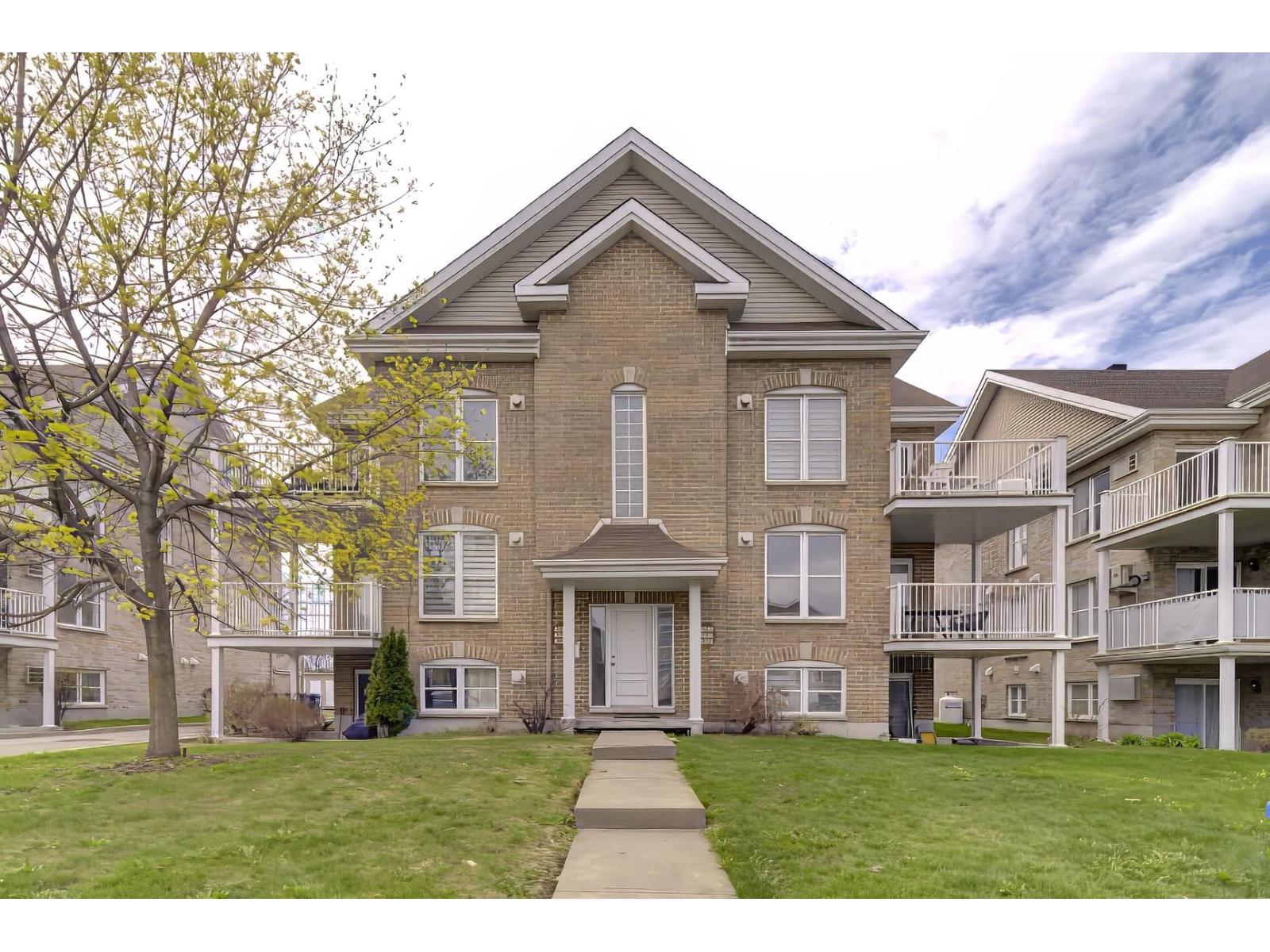 6338 Rue de l'Émérillon, Laval (Sainte-Rose), Quebec H7L6J4