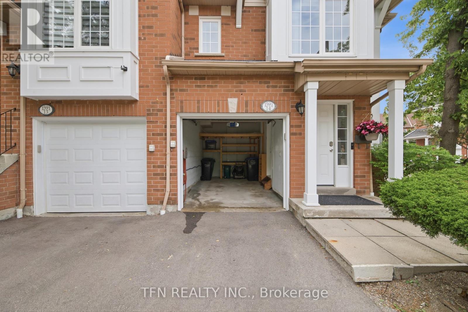Row / Townhouse for Sale in 14 - 1591 SOUTH PARADE COURT|Mississauga (East Credit), Ontario L5M6G1 3