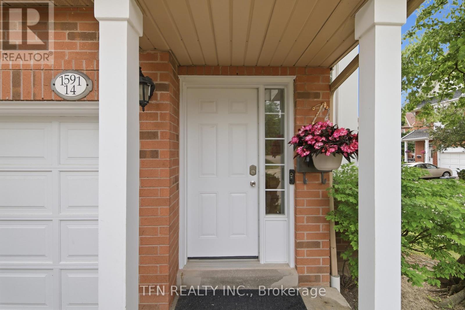 Row / Townhouse for Sale in 14 - 1591 SOUTH PARADE COURT|Mississauga (East Credit), Ontario L5M6G1 4