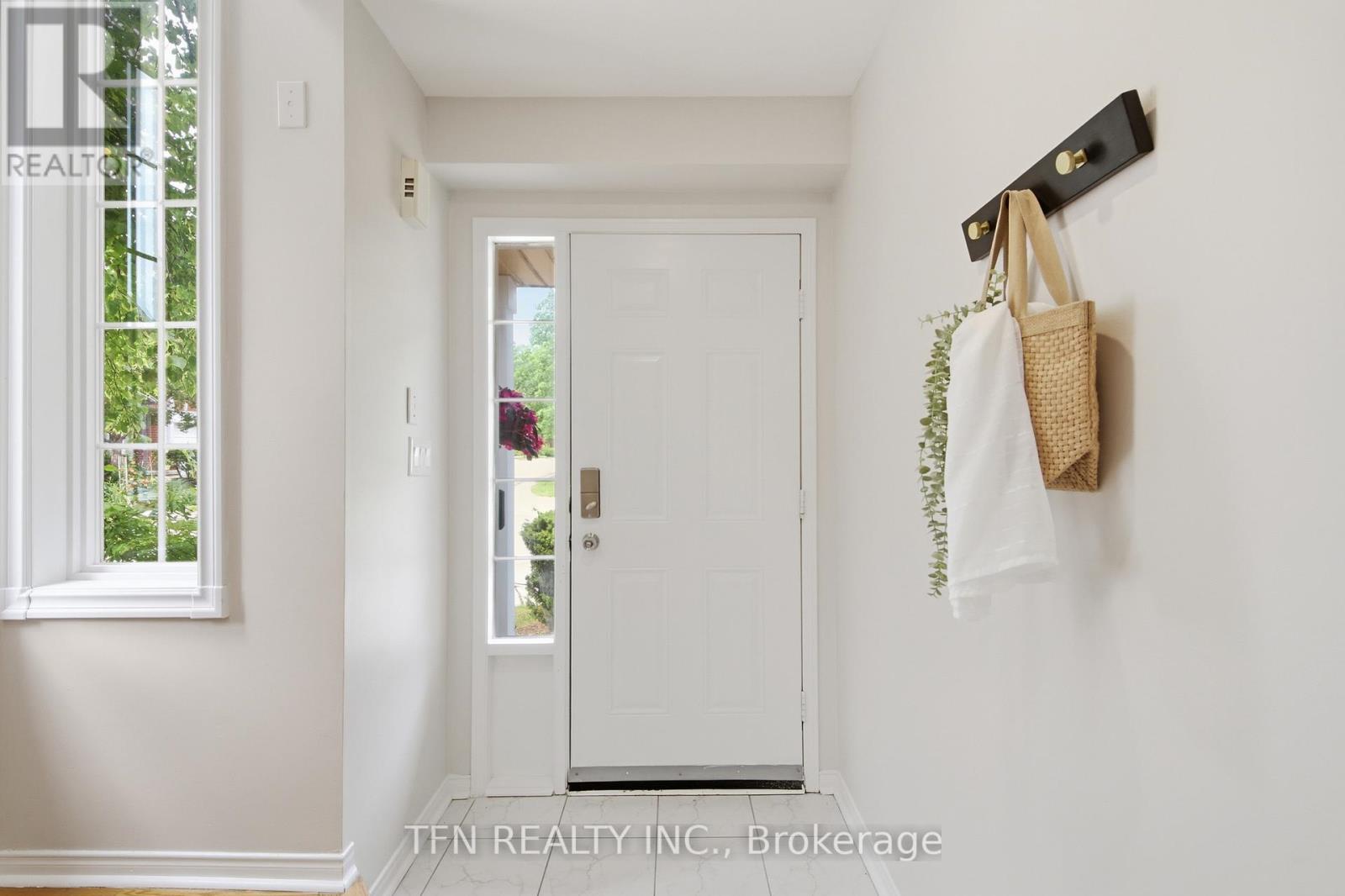 Row / Townhouse for Sale in 14 - 1591 SOUTH PARADE COURT|Mississauga (East Credit), Ontario L5M6G1 5