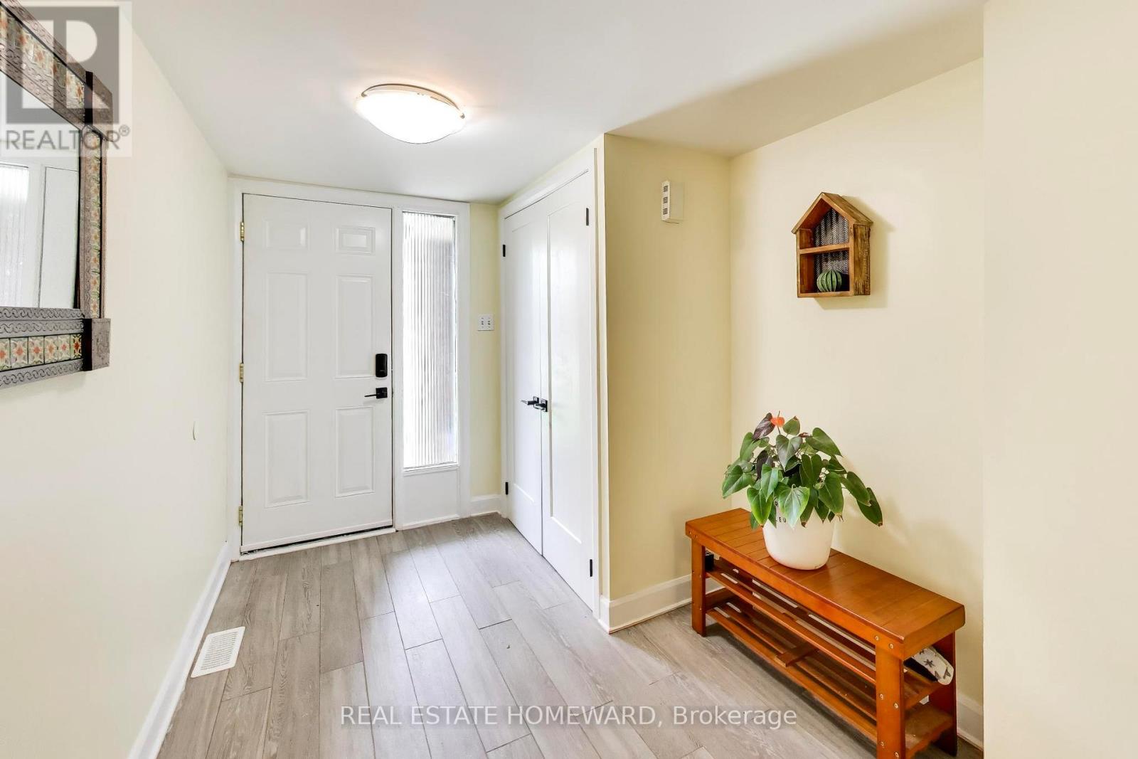 Row / Townhouse for Sale in 36 - 7251 COPENHAGEN ROAD|Mississauga (Meadowvale), Ontario L5N2H6 3