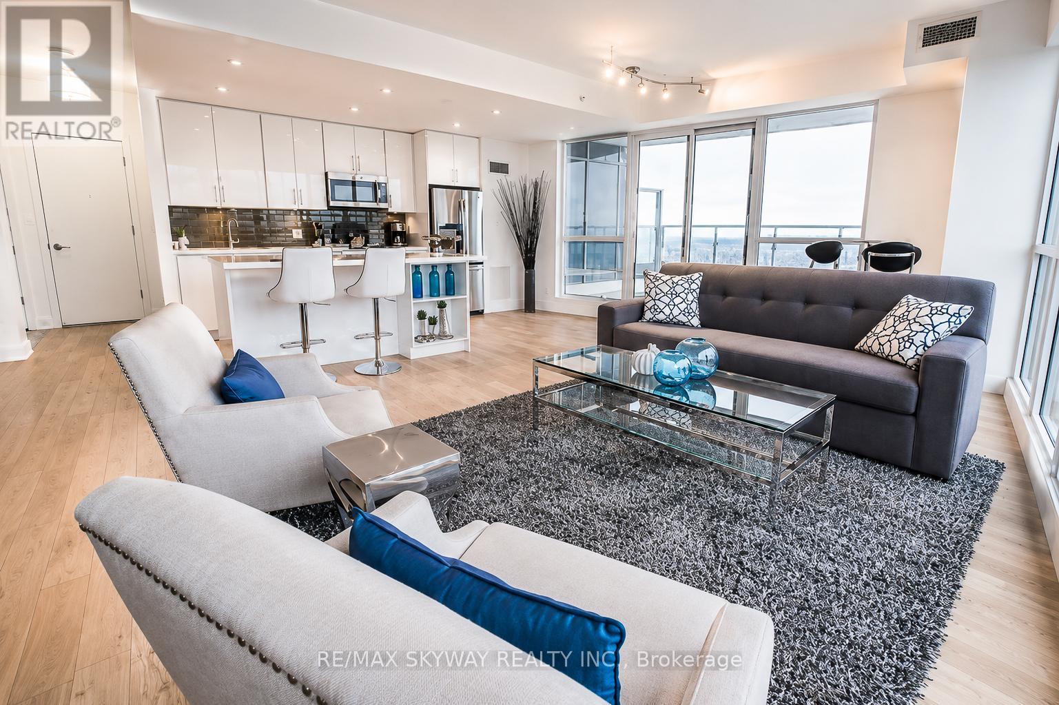 LPH03 - 2212 LAKESHORE BOULEVARD W