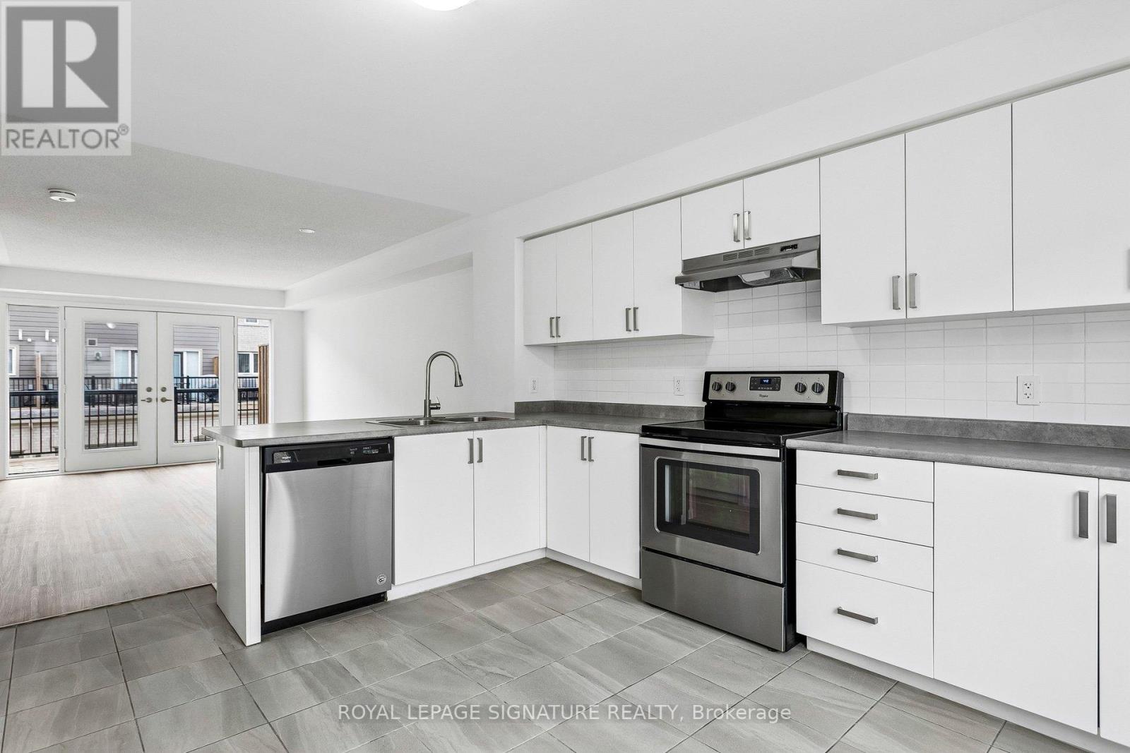 Row / Townhouse for Sale in 136 - 1 BECKENROSE COURT|Brampton (Bram West), Ontario L6Y6G2 2