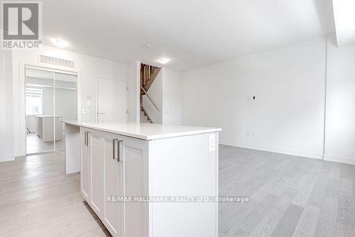 Row / Townhouse for Sale in 216 - 1085 DOUGLAS MCCURDY COMMON|Mississauga (Lakeview), Ontario L5G4B1 3