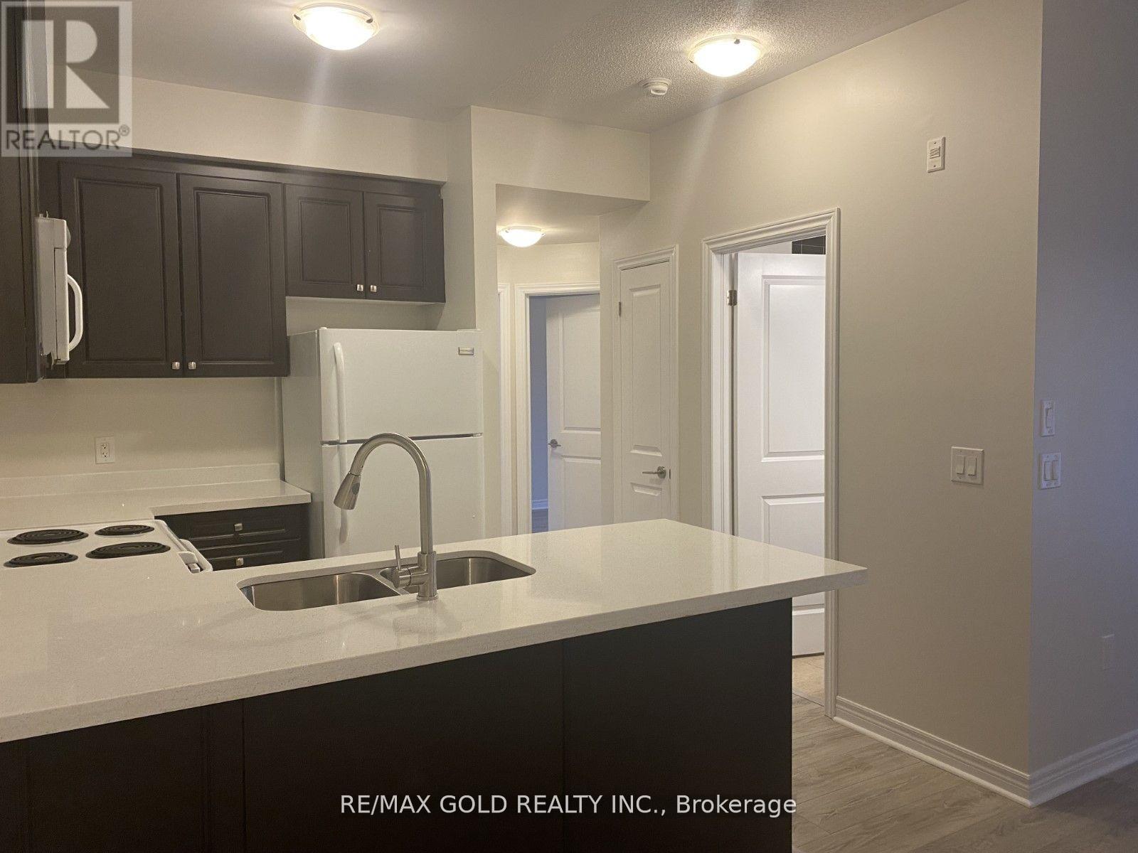 Row / Townhouse for Sale in 205 - 276 GATWICK DRIVE|Oakville (RO River Oaks), Ontario L6H7K3 2
