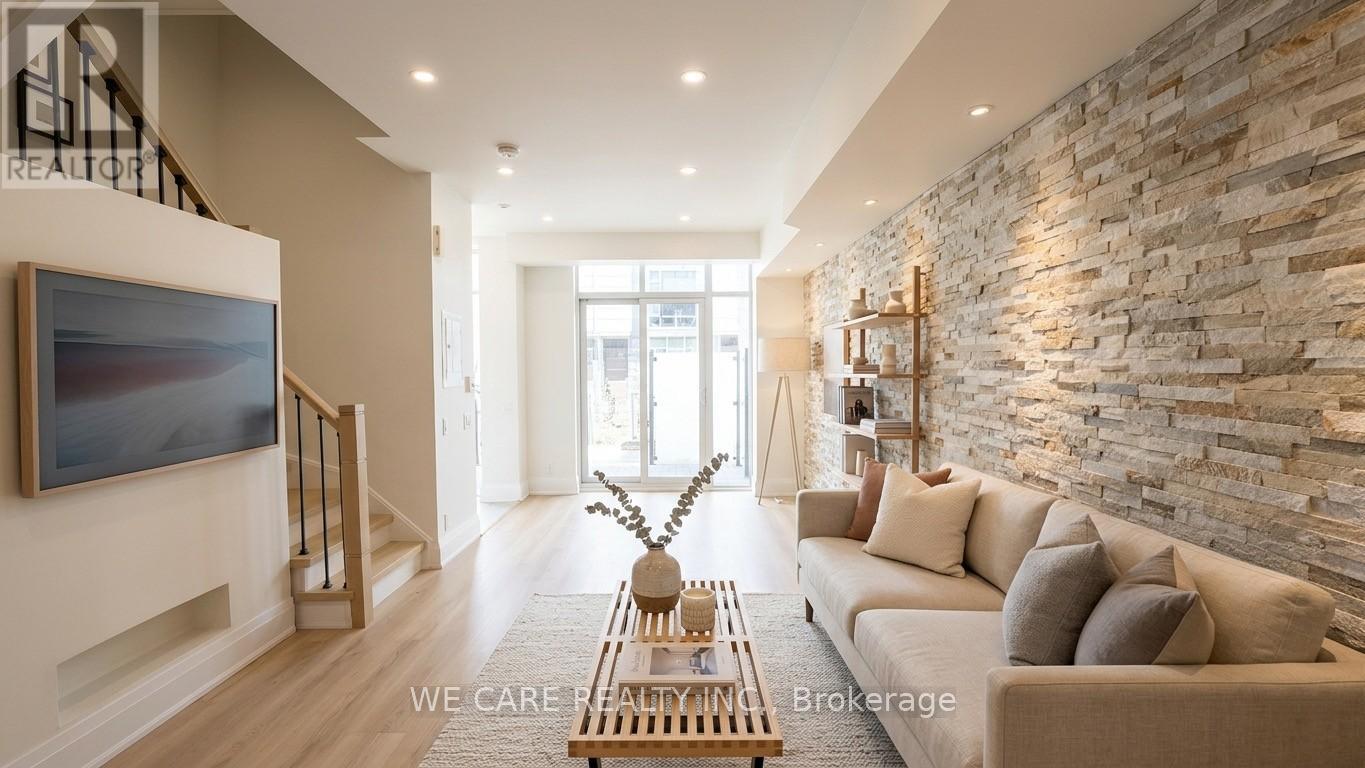 Row / Townhouse for Sale in 15 - 15 VALHALLA INN ROAD|Toronto (Islington-City Centre West), Ontario M9B0B3