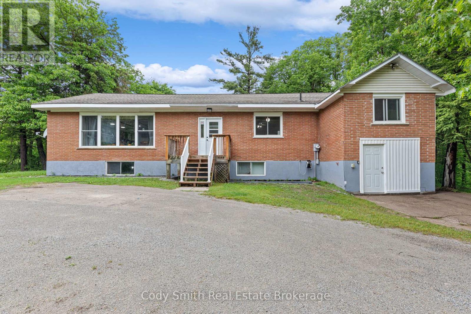 48 PICNIC ISLAND ROAD