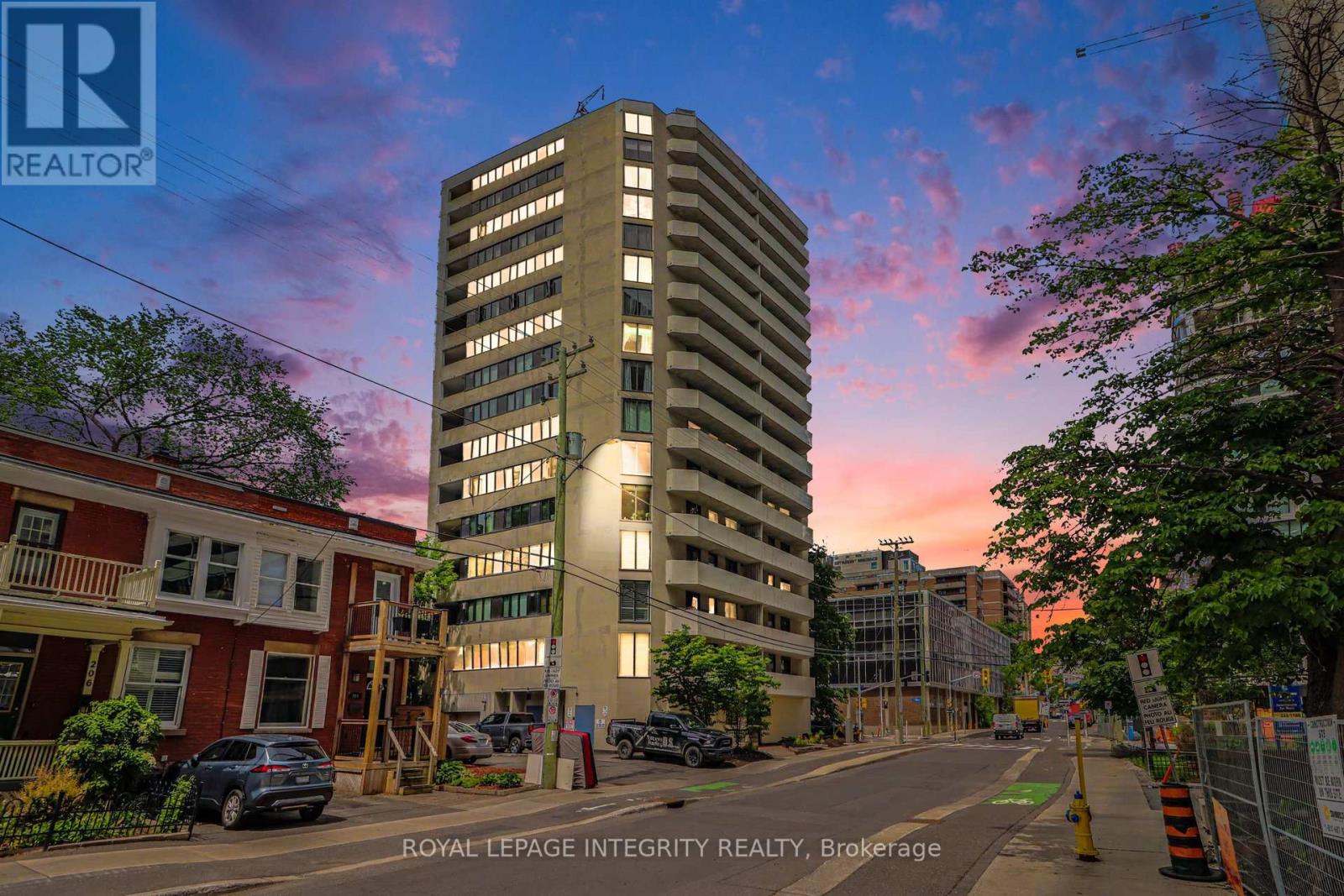 102 - 200 BAY STREET S, Ottawa, Ontario K1R7W8
