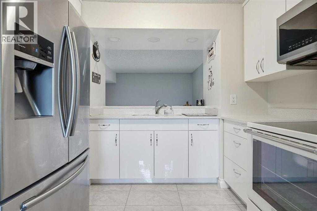 Row / Townhouse for Sale in 904, 919 38 Street NE|Calgary, Alberta T2A6E1 5