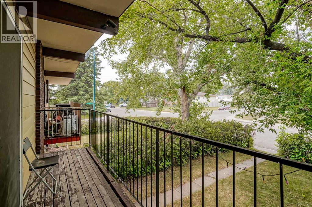 Duplex for Sale in 2240A 43 Street SE|Calgary, Alberta T2B1H5 3