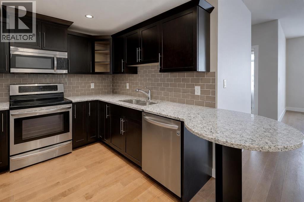 Apartment for Sale in 810, 16 Varsity Estates Circle NW|Calgary, Alberta T3A2C5 5