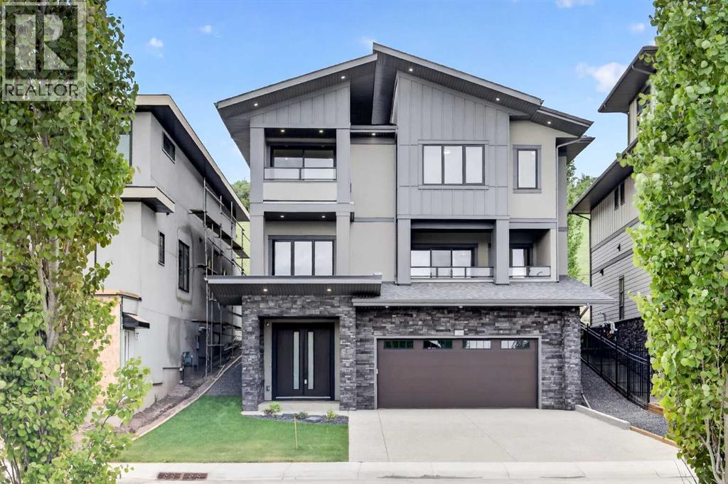 House for Sale in 407 Patterson Boulevard SW|Calgary, Alberta T3H3N6