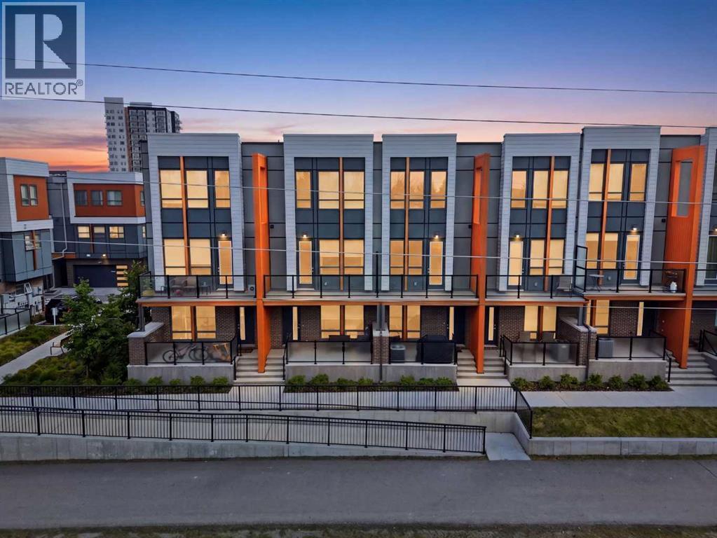 Row / Townhouse for Sale in 4065 32 Avenue NW|Calgary, Alberta T3B6G6