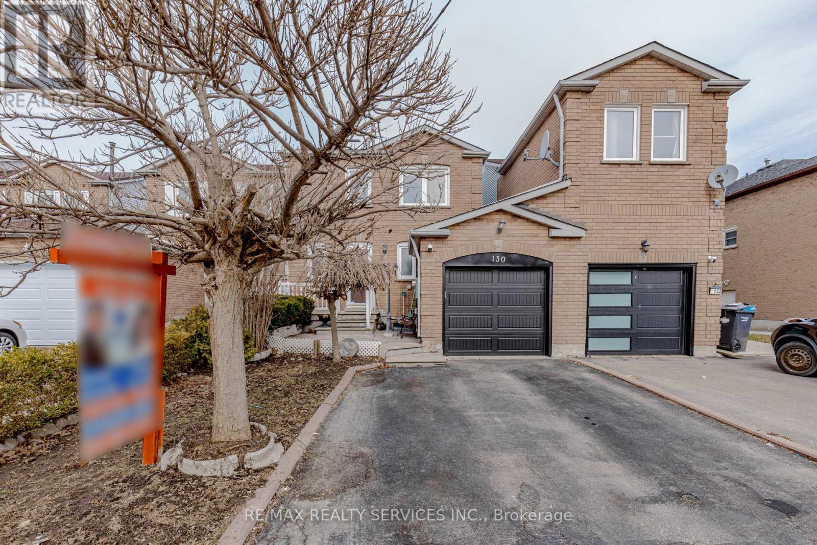 Row / Townhouse for Sale in 130 CUTTERS CRESCENT|Brampton (Fletcher's West), Ontario L6Y4J8 2