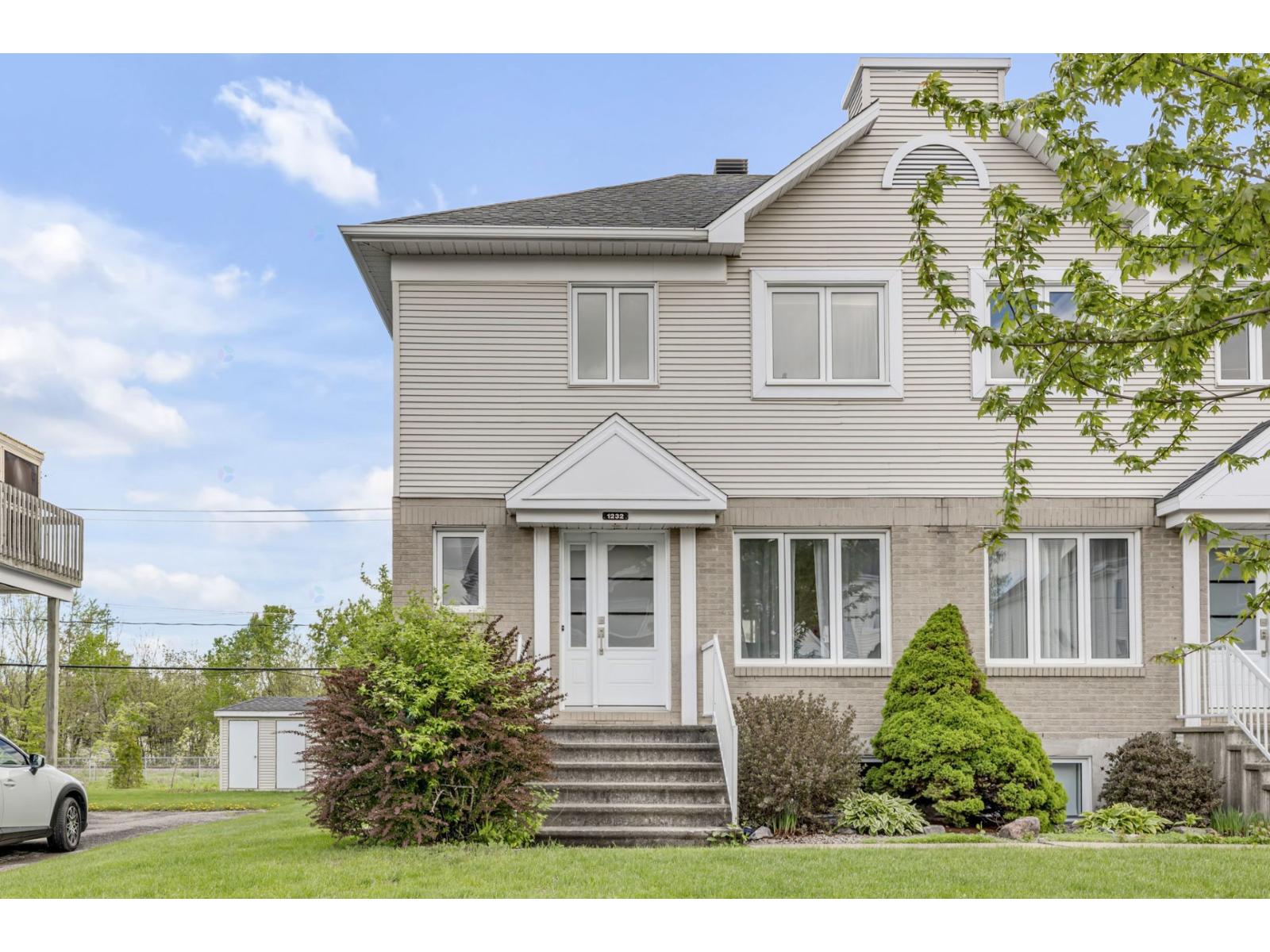 1232 Rue Onésime-Voyer, Québec (Sainte-Foy/Sillery/Cap-Rouge), Quebec G1Y3S7