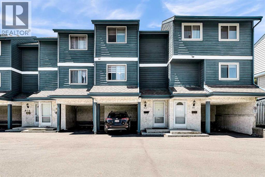 Row / Townhouse for Sale in 802, 919 38 Street NE|Calgary, Alberta T2A6E1