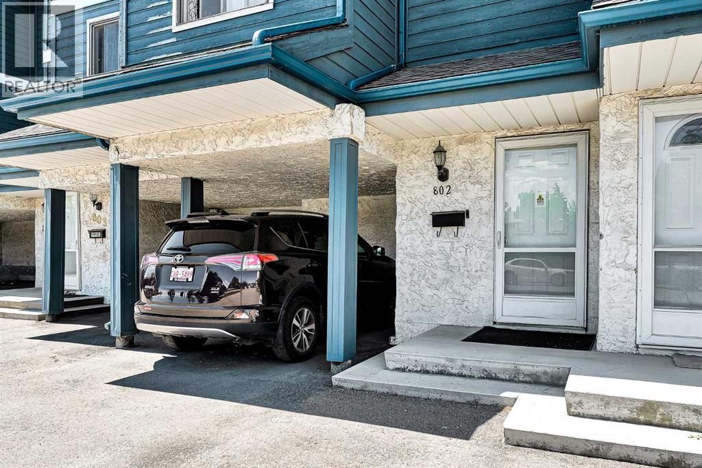 Row / Townhouse for Sale in 802, 919 38 Street NE|Calgary, Alberta T2A6E1 3
