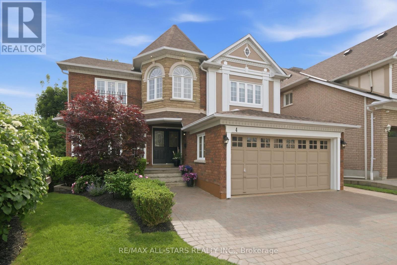 4 DENNIS DRIVE, Ajax (Central West), Ontario L1T4A9
