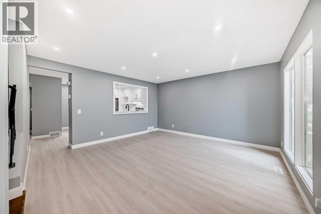 Row / Townhouse for Sale in 232 Marlborough Way NE|Calgary, Alberta T2A6R9 4