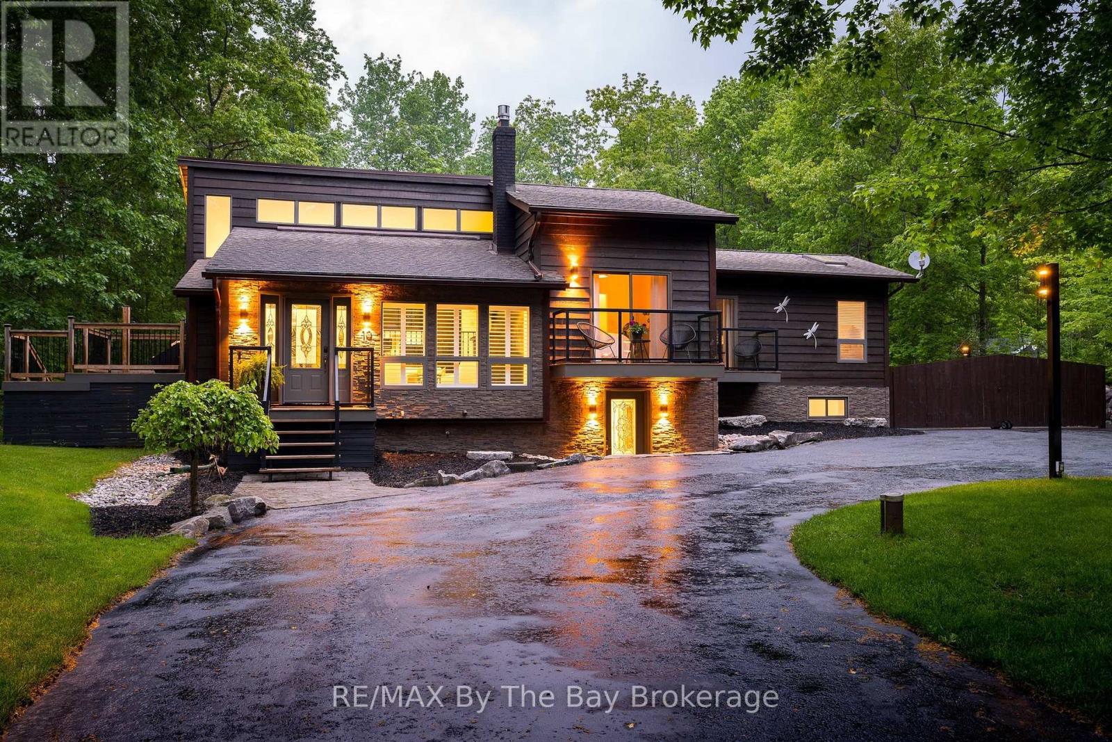10 BIRCHWOOD TRAIL