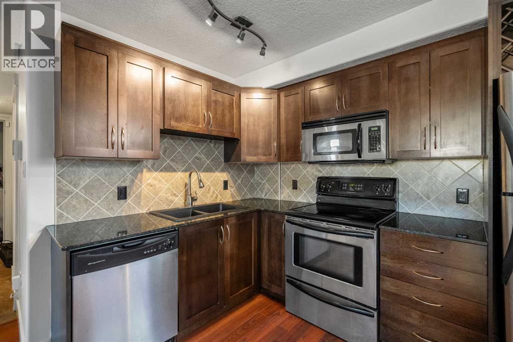 Apartment for Sale in 14, 2906 17 Avenue SW|Calgary, Alberta T3E0A9 4