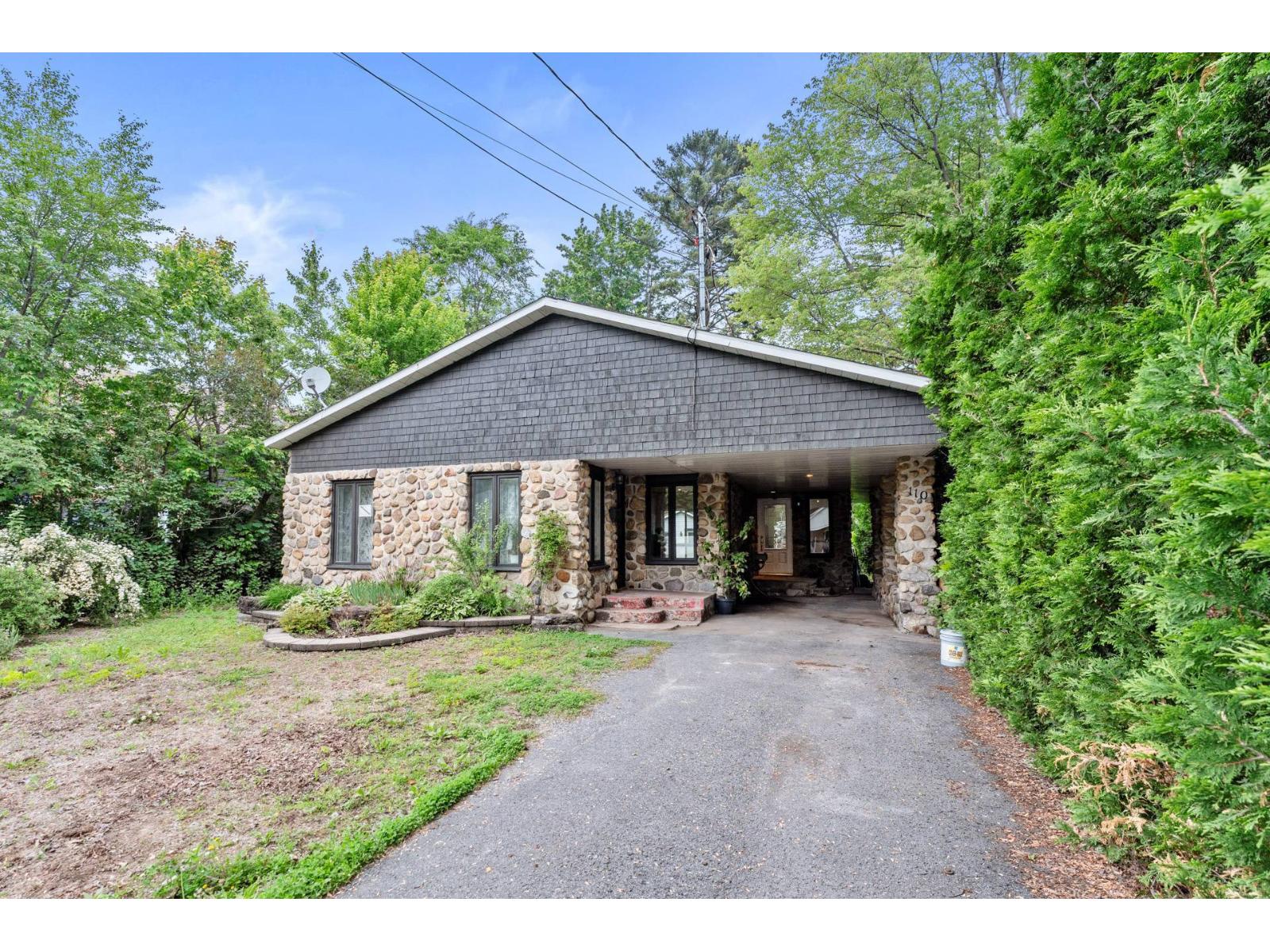 110 Rue Arcand, Lavaltrie, Quebec J5T2W8