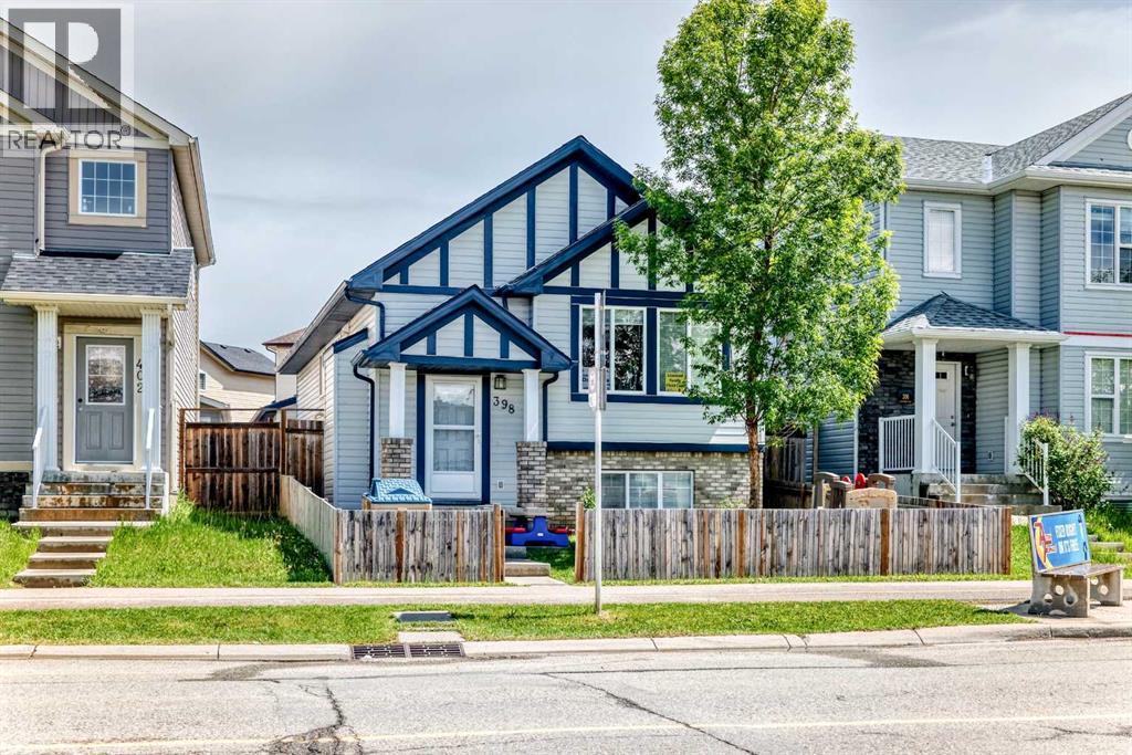 House for Sale in 398 MARTINDALE Drive NE|Calgary, Alberta T3J0H8