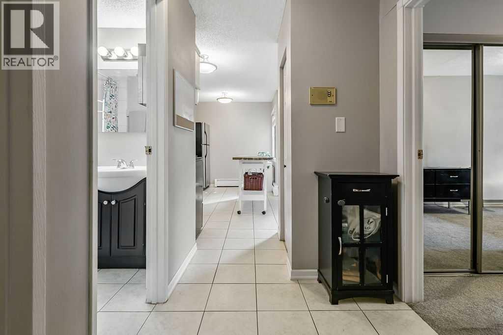 Apartment for Sale in 201, 618 2 Avenue NW|Calgary, Alberta T2N0E1 3