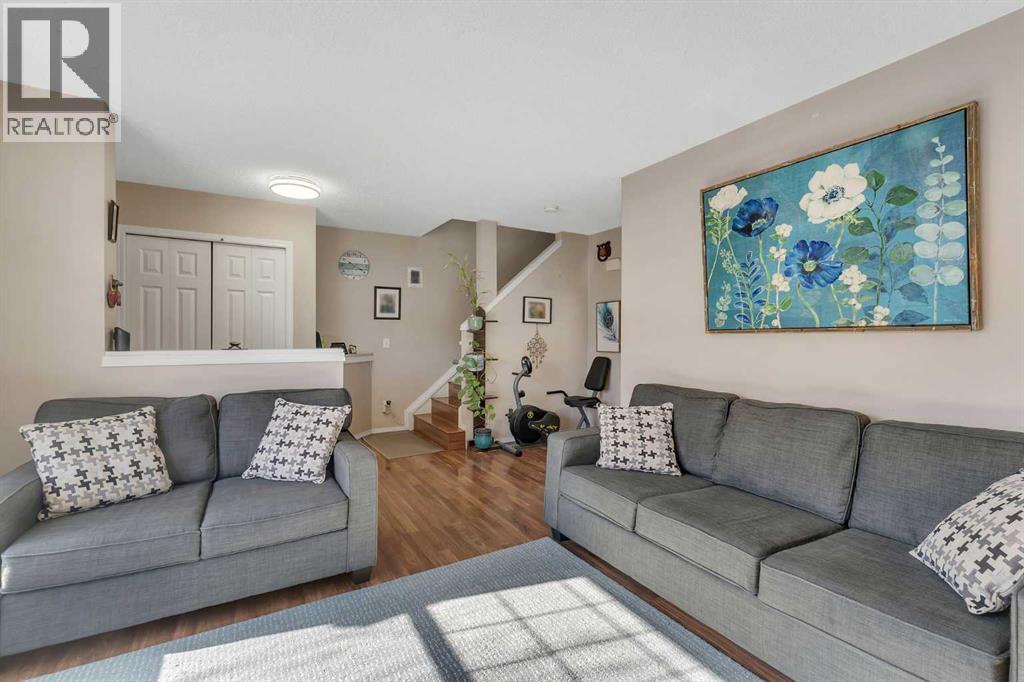 Duplex for Sale in 33 Saddlebrook Common NE|Calgary, Alberta T3J0K1 5