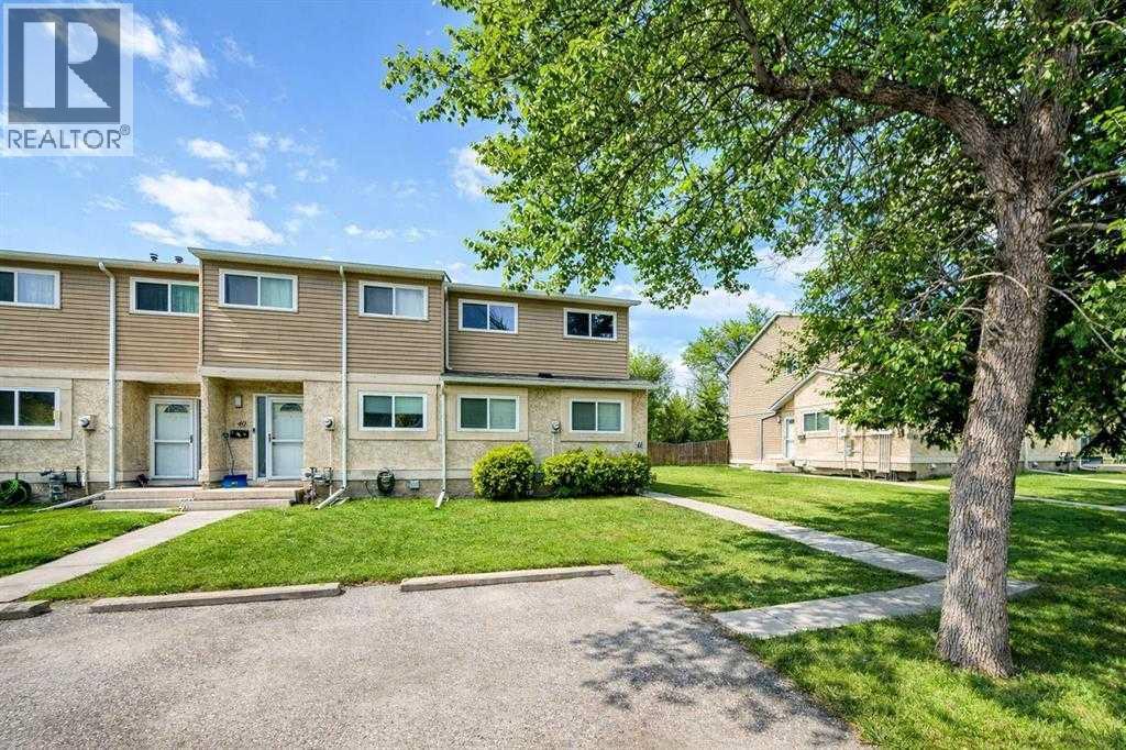 Row / Townhouse for Sale in 41, 5520 1 Avenue SE|Calgary, Alberta T2A5Z7 4