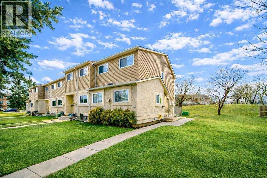 Row / Townhouse for Sale in 41, 5520 1 Avenue SE|Calgary, Alberta T2A5Z7 2