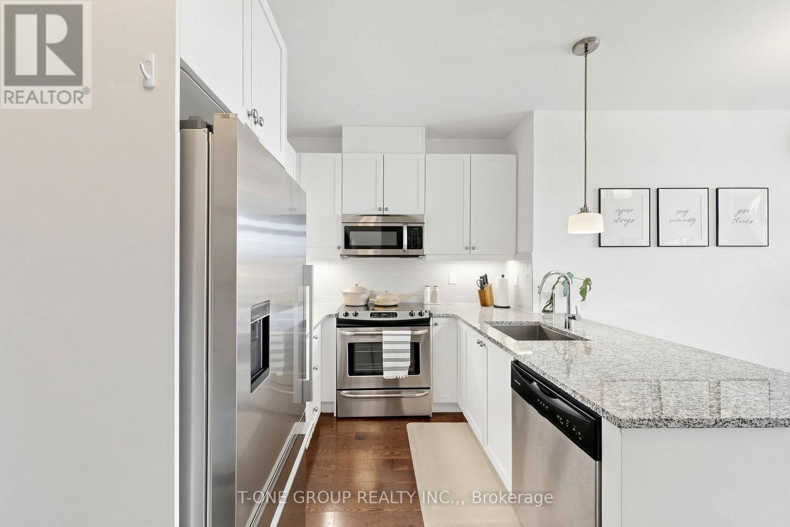 602A - 15277 YONGE STREET, Aurora (Aurora Village), Ontario L4G1N6