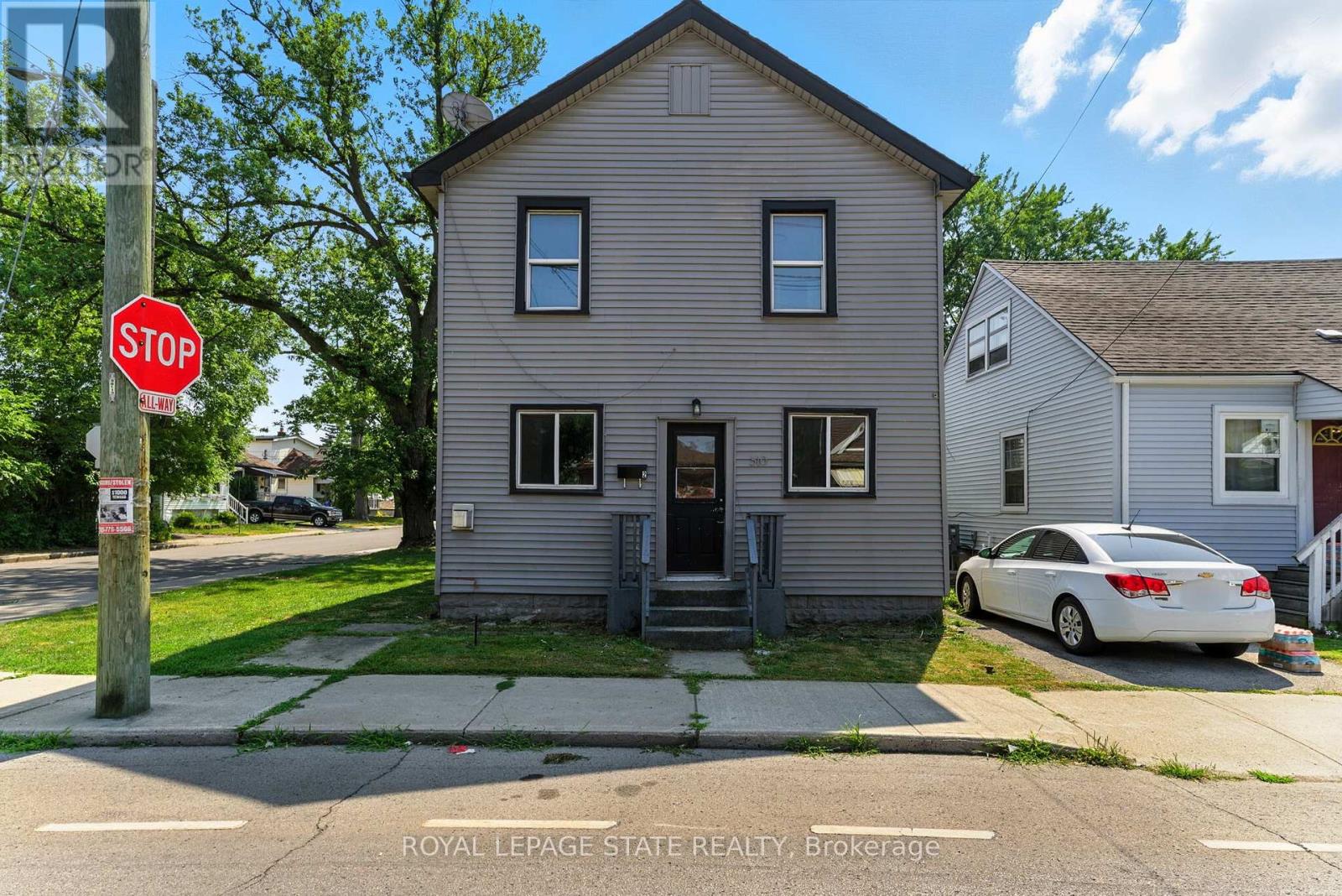510 BRITANNIA AVENUE · Triplex, Hamilton