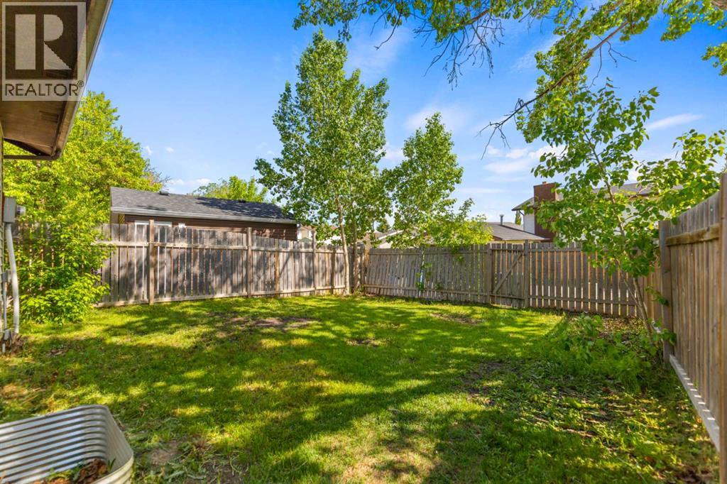 House for Sale in 199 Templevale Road NE|Calgary, Alberta T1Y4V9 5