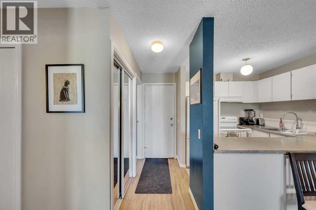Apartment for Sale in 307, 110 20 Avenue NE|Calgary, Alberta T2E1P7 3