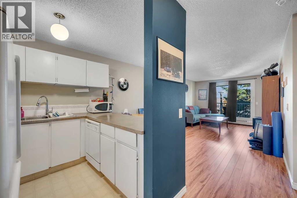 Apartment for Sale in 307, 110 20 Avenue NE|Calgary, Alberta T2E1P7 5