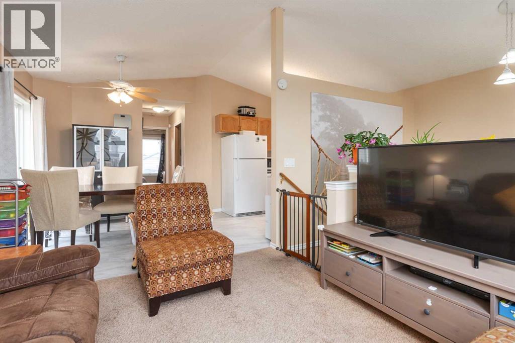 House for Sale in 135 Covewood Close NE|Calgary, Alberta T3K4Z8 5